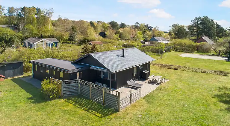 Unikt feriested med tennisbane den aktive familie