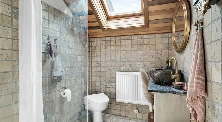 Skønt sommerhus i naturlige omgivelser tæt på hav