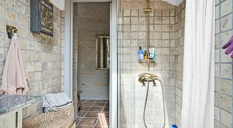 Skønt sommerhus i naturlige omgivelser tæt på hav