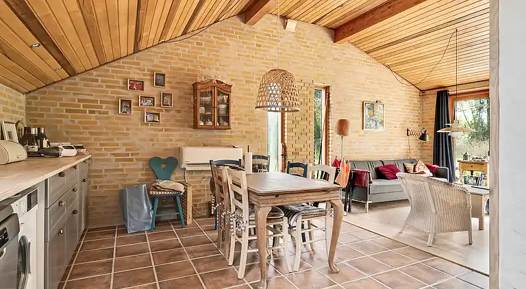 Skønt sommerhus i naturlige omgivelser tæt på hav