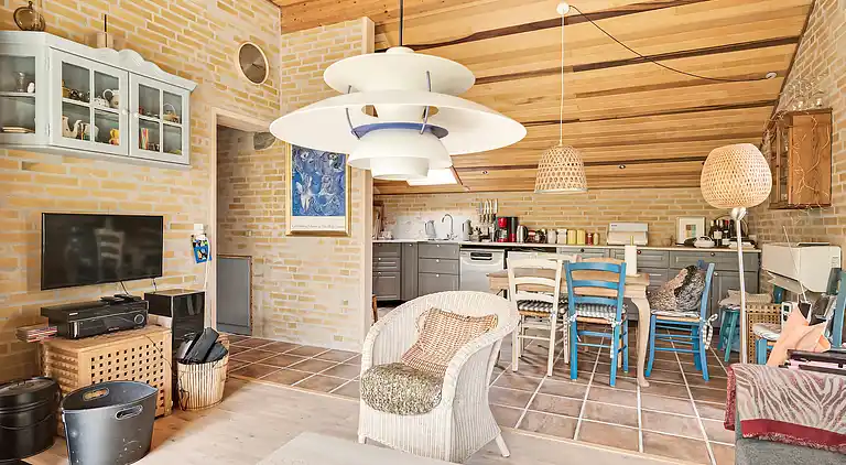 Skønt sommerhus i naturlige omgivelser tæt på hav