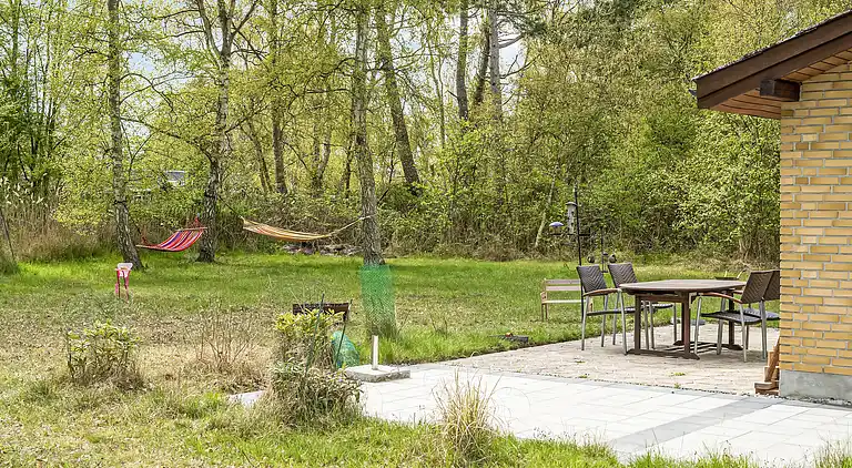 Skønt sommerhus i naturlige omgivelser tæt på hav