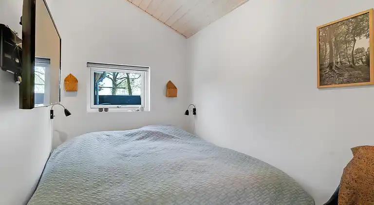 Lækkert sommerhus et stenkast fra vandkanten