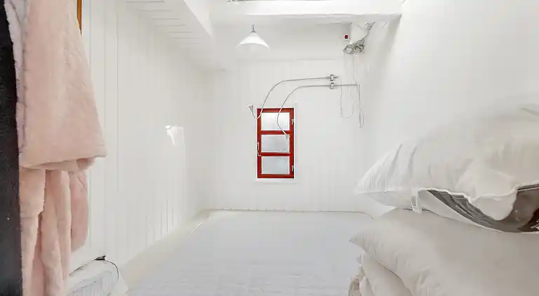 Einladendes Ferienhaus am Strand mit Seeblick