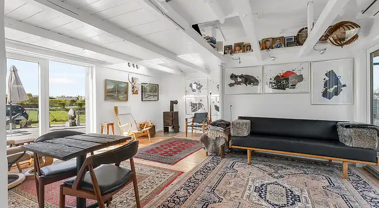 Einladendes Ferienhaus am Strand mit Seeblick