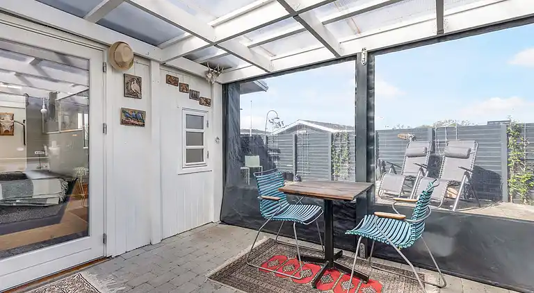 Einladendes Ferienhaus am Strand mit Seeblick