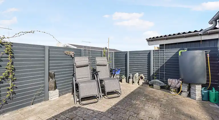 Einladendes Ferienhaus am Strand mit Seeblick