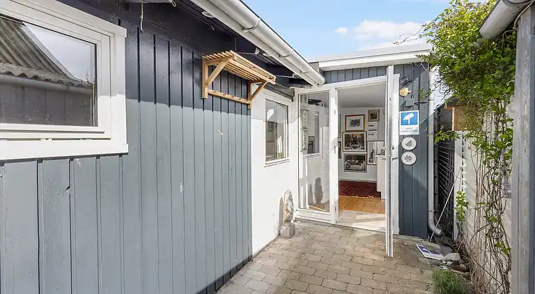Einladendes Ferienhaus am Strand mit Seeblick
