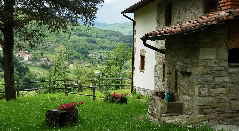 Gårdshus i Ortignano Raggiolo