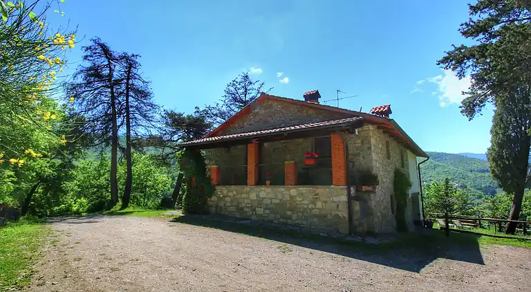 Gårdshus i Ortignano Raggiolo