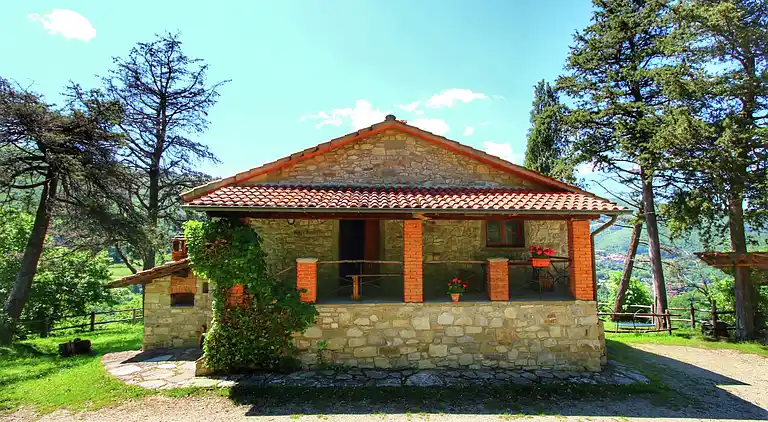 Gårdshus i Ortignano Raggiolo