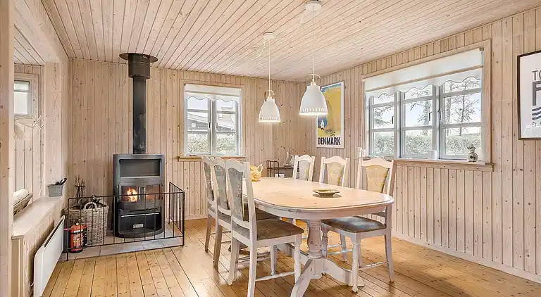 Nydelig sommerhus på stranden ved Tørresø