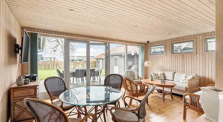 Nydelig sommerhus på stranden ved Tørresø