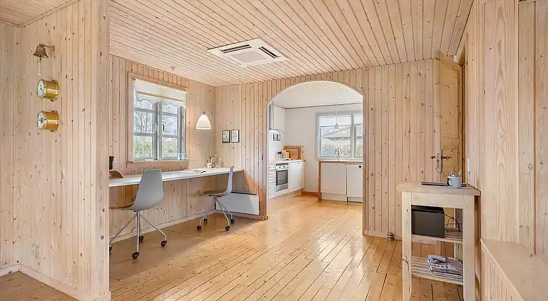 Nydelig sommerhus på stranden ved Tørresø