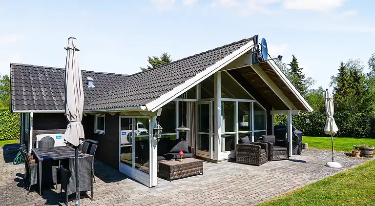 Lyst og indbydende sommerhus i Nordsjælland