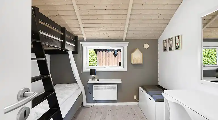 Lyst og indbydende sommerhus i Nordsjælland