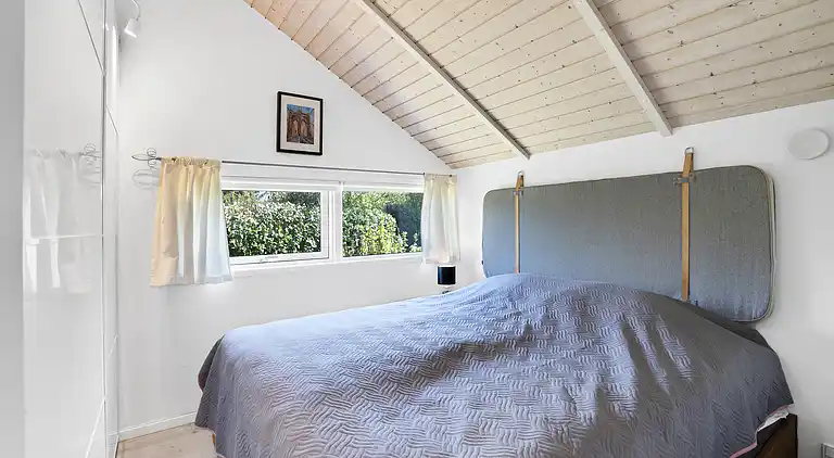 Lyst og indbydende sommerhus i Nordsjælland