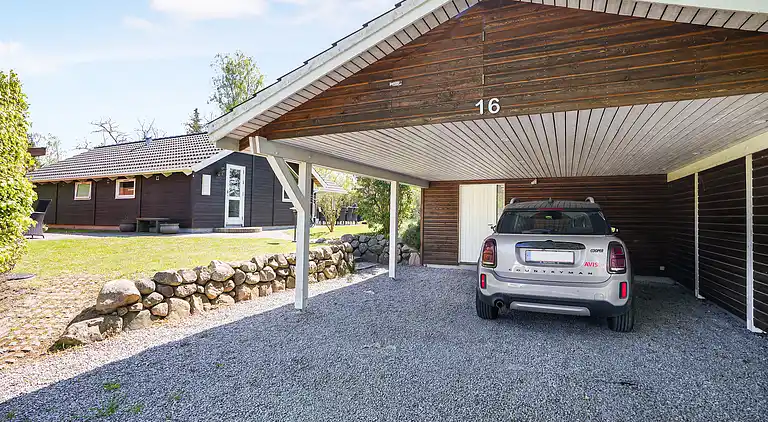 Lyst og indbydende sommerhus i Nordsjælland