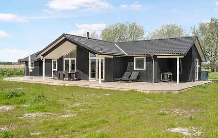 Holiday home in Elkenøre Strand
