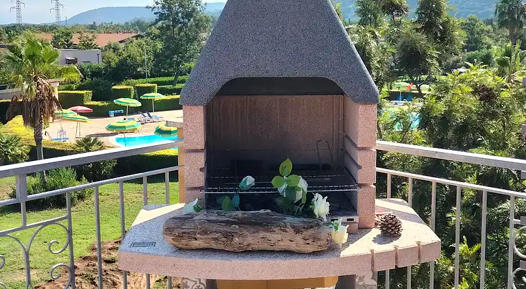 Two-bedroom apartment 14F