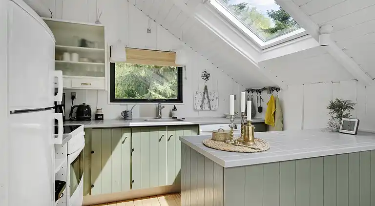 Charmerende sommerhus i Marielyst lyst tæt på strand & skov