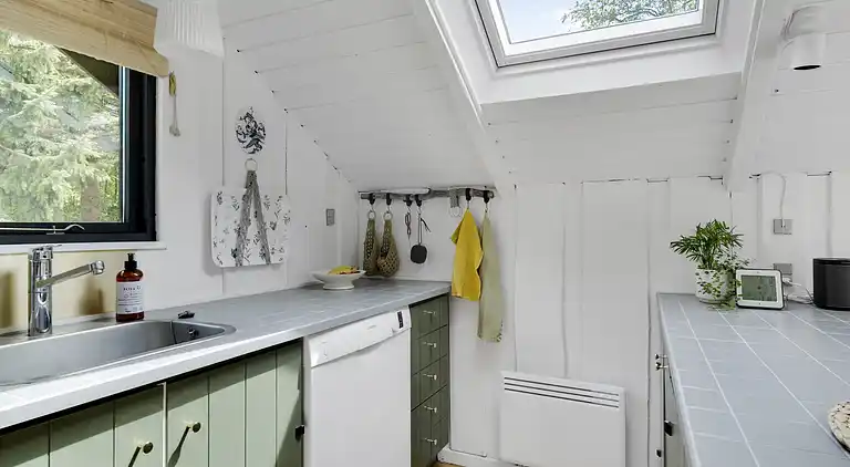 Charmerende sommerhus i Marielyst lyst tæt på strand & skov