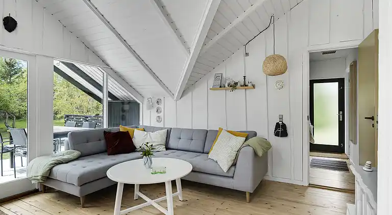 Charmerende sommerhus i Marielyst lyst tæt på strand & skov