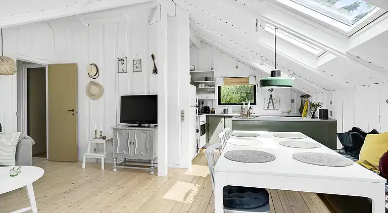 Charmerende sommerhus i Marielyst lyst tæt på strand & skov