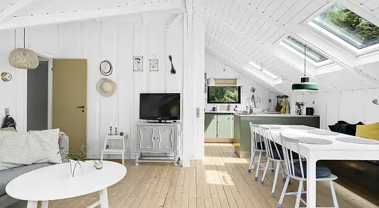 Charmerende sommerhus i Marielyst lyst tæt på strand & skov