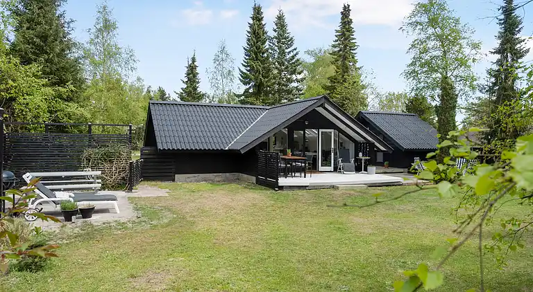 Charmerende sommerhus i Marielyst lyst tæt på strand & skov