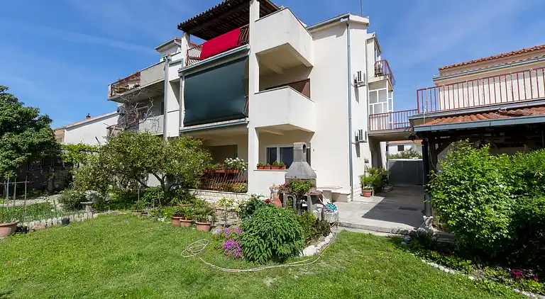 Ferielejlighed i Kaštel Novi