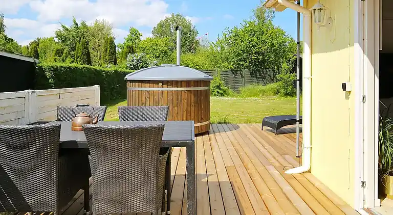 Cozy getaway close to the sea