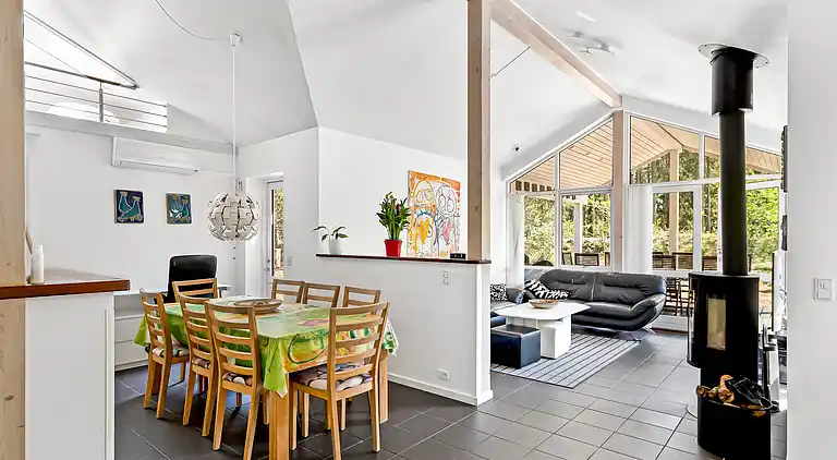 Hyggeligt nyere stort feriehus i Snogebæk