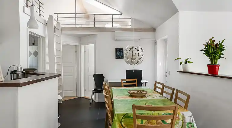 Hyggeligt nyere stort feriehus i Snogebæk