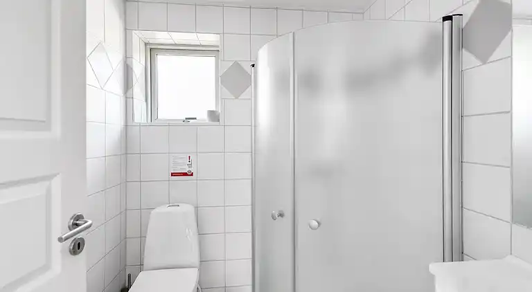 Hyggeligt nyere stort feriehus i Snogebæk