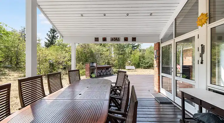 Hyggeligt nyere stort feriehus i Snogebæk