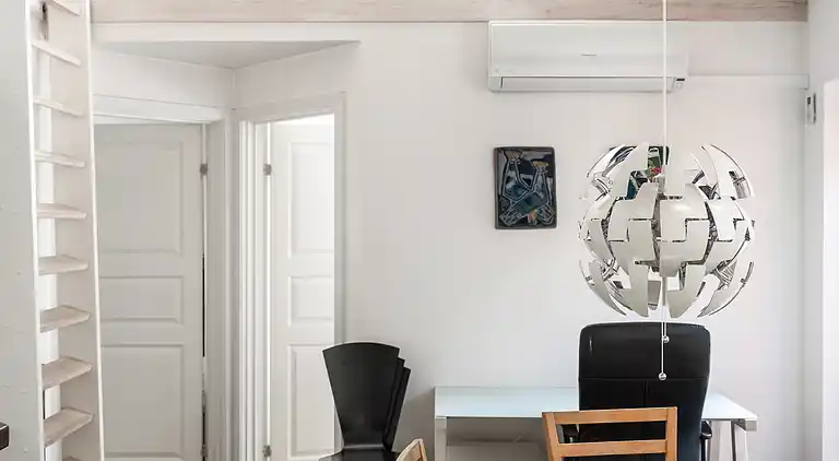 Hyggeligt nyere stort feriehus i Snogebæk