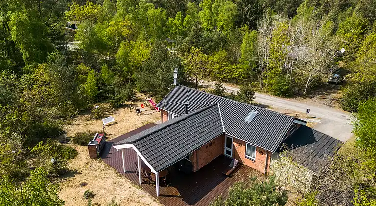 Hyggeligt nyere stort feriehus i Snogebæk