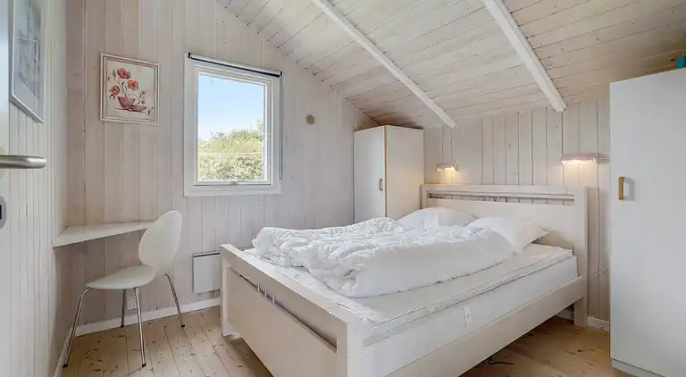 Feriehus med badstue, badestamp og havutsikt