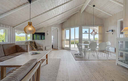 Sommerhus med havudsigt, sauna, spa og adgang til stranden