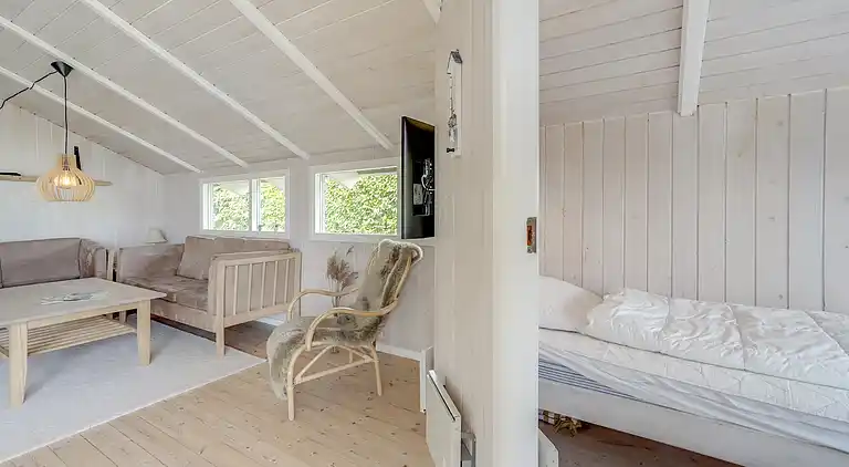 Feriehus med badstue, badestamp og havutsikt