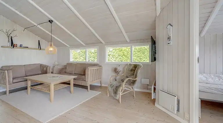 Feriehus med badstue, badestamp og havutsikt