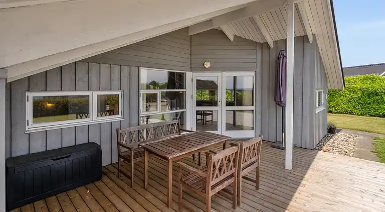 Feriehus med badstue, badestamp og havutsikt