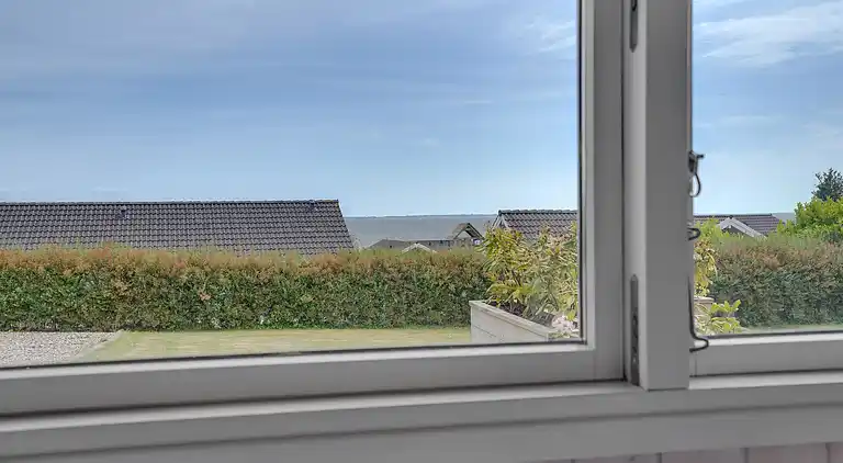 Feriehus med badstue, badestamp og havutsikt