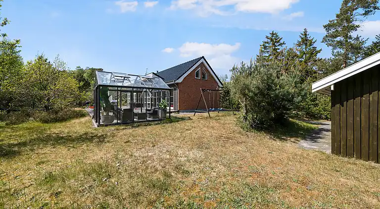 Lækkert feriehus på en dejlig naturgrund