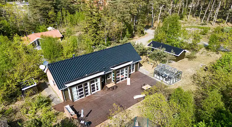 Lækkert feriehus på en dejlig naturgrund