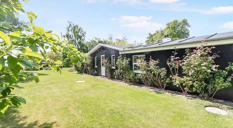 Unikt sommerhus i rolige omgivelser