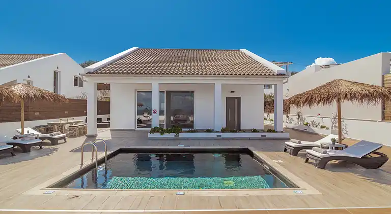 Luxury Villa Cavo Mare Thalassa with private pool & jacuzzi