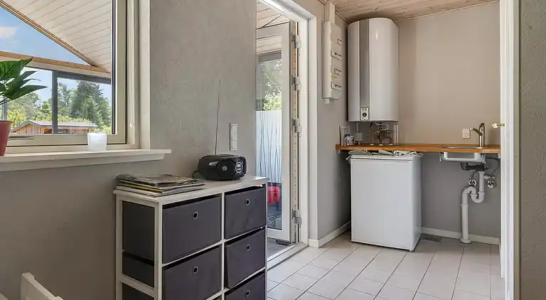 Stort sommerhus med vildmarksbad og shelter