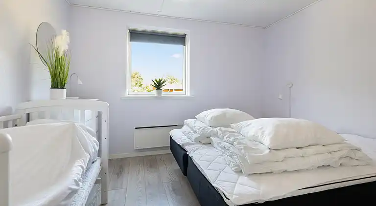 Stort sommerhus med vildmarksbad og shelter